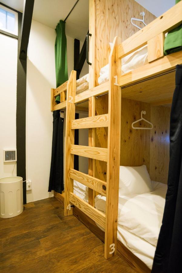 Hostel Yuigahama + Soba Bar, Камакура Екстер'єр фото